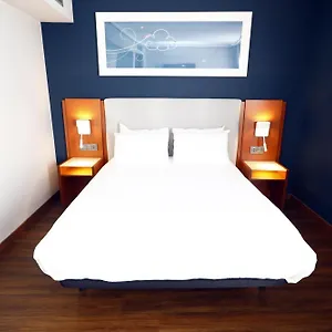 *** מלון Travelodge Madrid Aeropuerto ספרד
